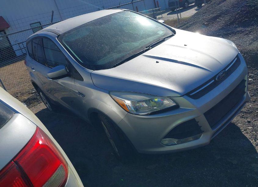 2016 Ford Escape SE (VIN 1FMCU9GX6GUA58489) main photo