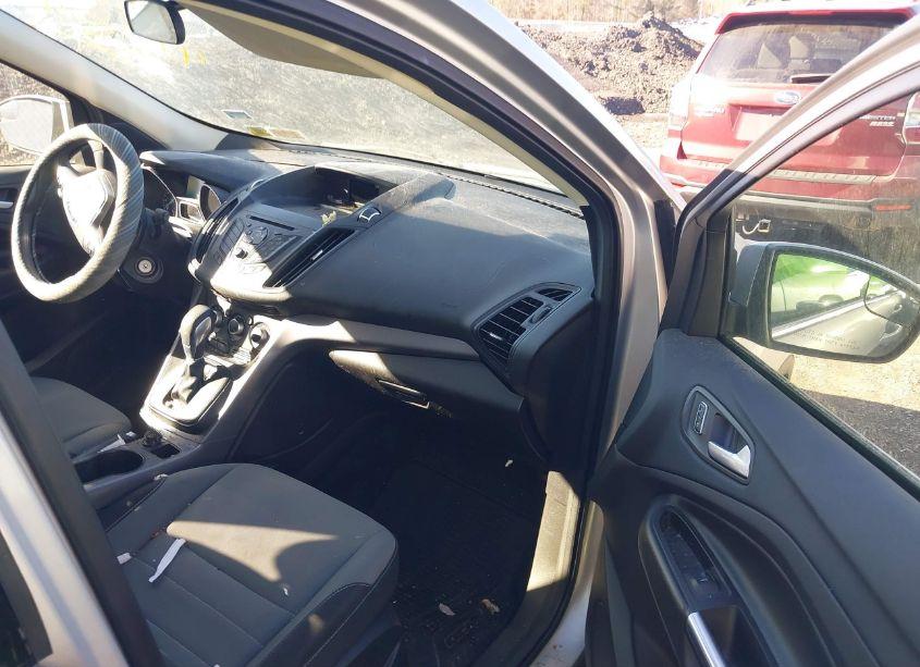 Photo 5 of 2016 Ford Escape SE (VIN 1FMCU9GX6GUA58489)