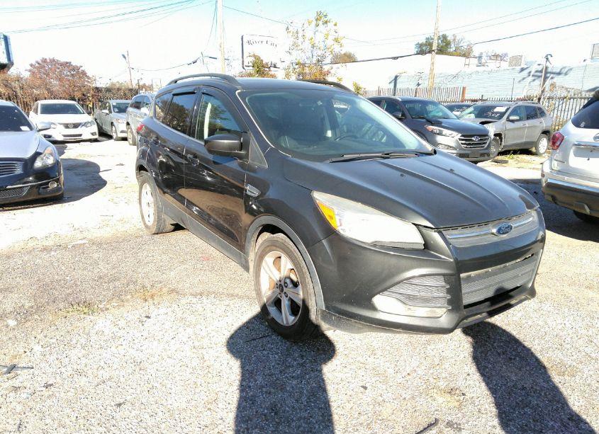 2016 Ford Escape SE (VIN 1FMCU9GX6GUA71646) main photo