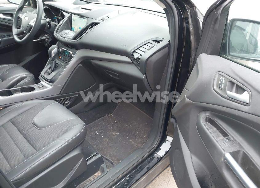 Photo 5 of 2016 Ford Escape SE (VIN 1FMCU9GX6GUB19002)