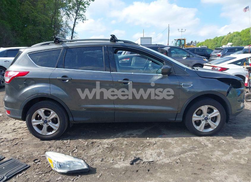 Photo 14 of 2016 Ford Escape SE (VIN 1FMCU9GX6GUB27794)