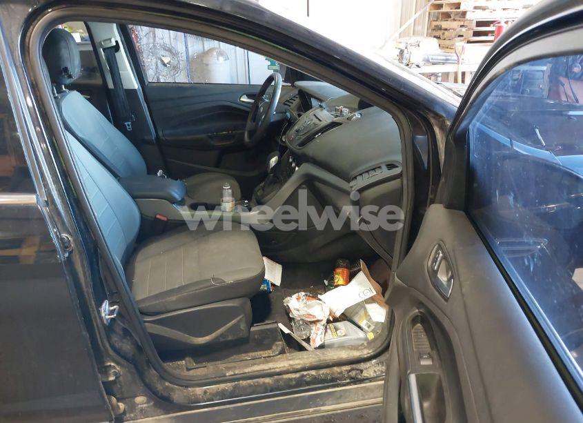 Photo 5 of 2016 Ford Escape SE (VIN 1FMCU9GX6GUB40187)