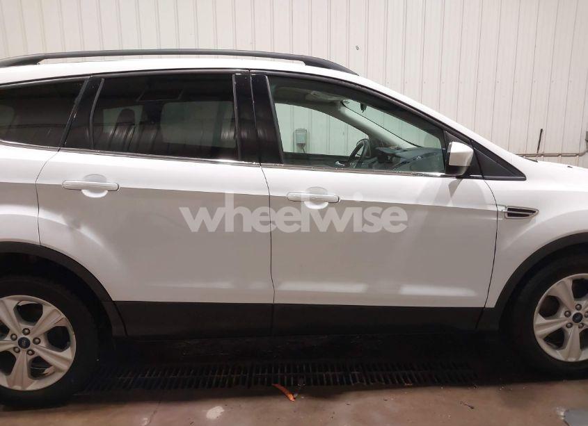 Photo 13 of 2016 Ford Escape SE (VIN 1FMCU9GX6GUB72699)