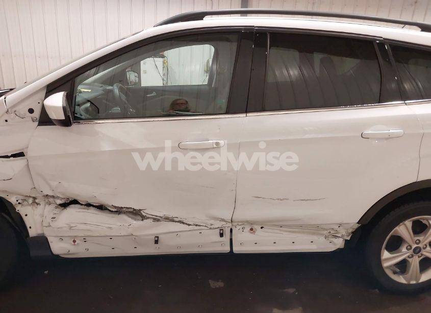 Photo 14 of 2016 Ford Escape SE (VIN 1FMCU9GX6GUB72699)