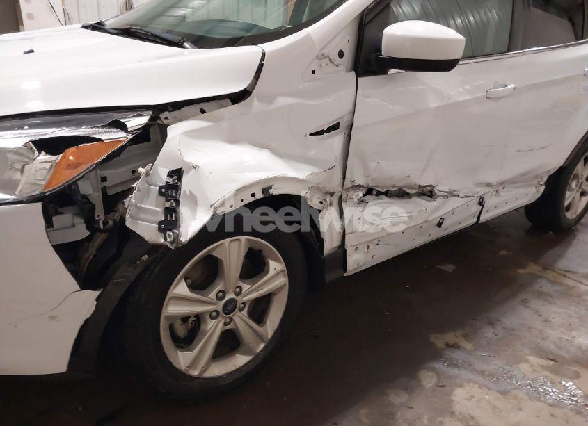 Photo 6 of 2016 Ford Escape SE (VIN 1FMCU9GX6GUB72699)