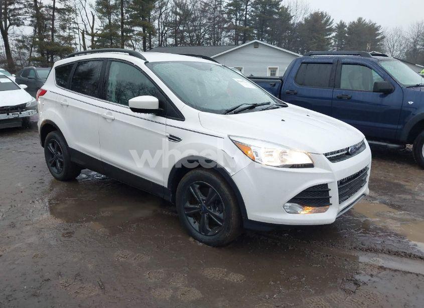 2016 Ford Escape SE (VIN 1FMCU9GX6GUB87266) main photo