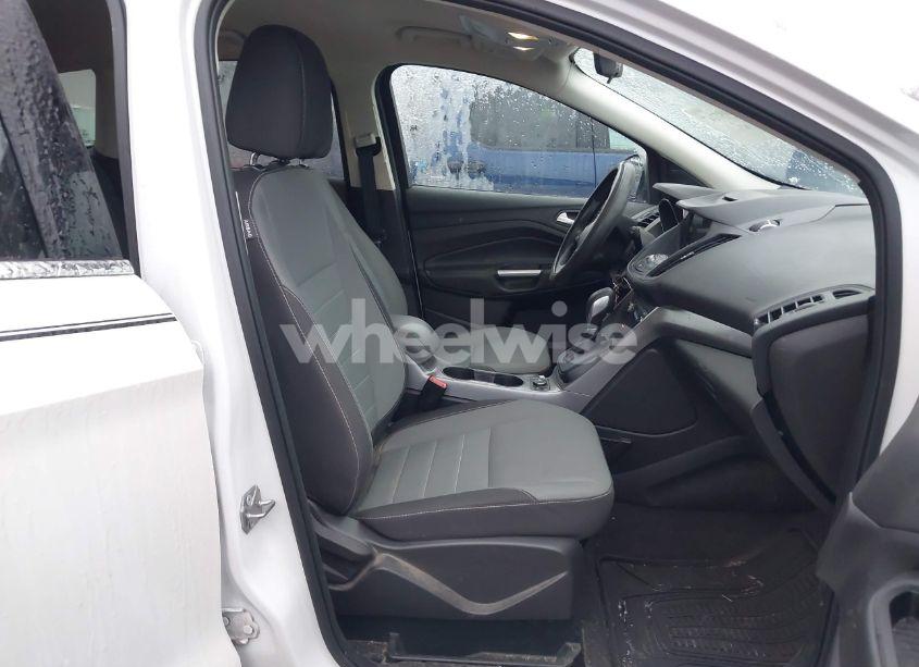 Photo 5 of 2016 Ford Escape SE (VIN 1FMCU9GX6GUB87266)