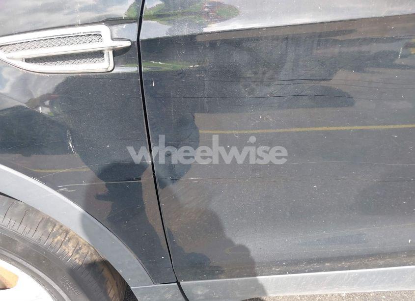 Photo 6 of 2016 Ford Escape SE (VIN 1FMCU9GX6GUC03787)