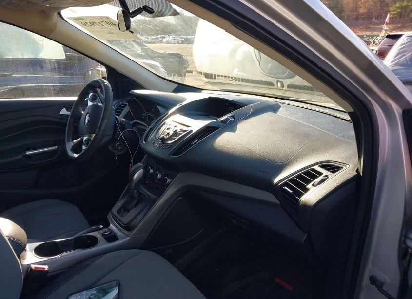 Photo 5 of 2016 Ford Escape SE (VIN 1FMCU9GX6GUC50009)