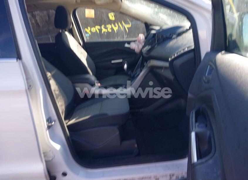 Photo 5 of 2016 Ford Escape SE (VIN 1FMCU9GX6GUC54965)