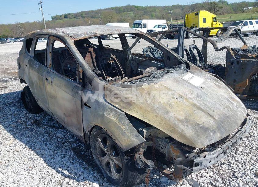 2016 Ford Escape SE (VIN 1FMCU9GX6GUC82782) main photo