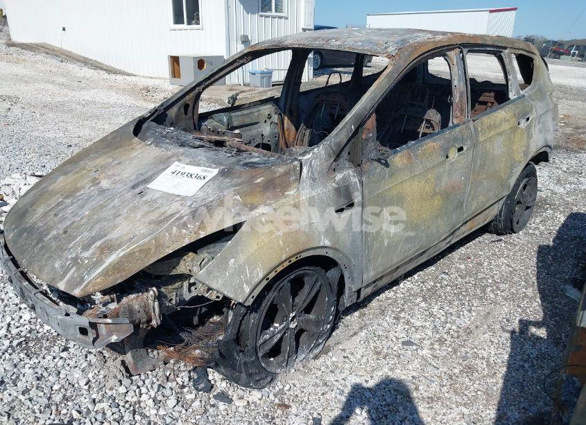 Photo 2 of 2016 Ford Escape SE (VIN 1FMCU9GX6GUC82782)