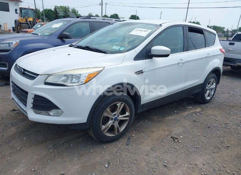 Photo 2 of 2013 Ford Escape SE (VIN 1FMCU9GX7DUB35351)