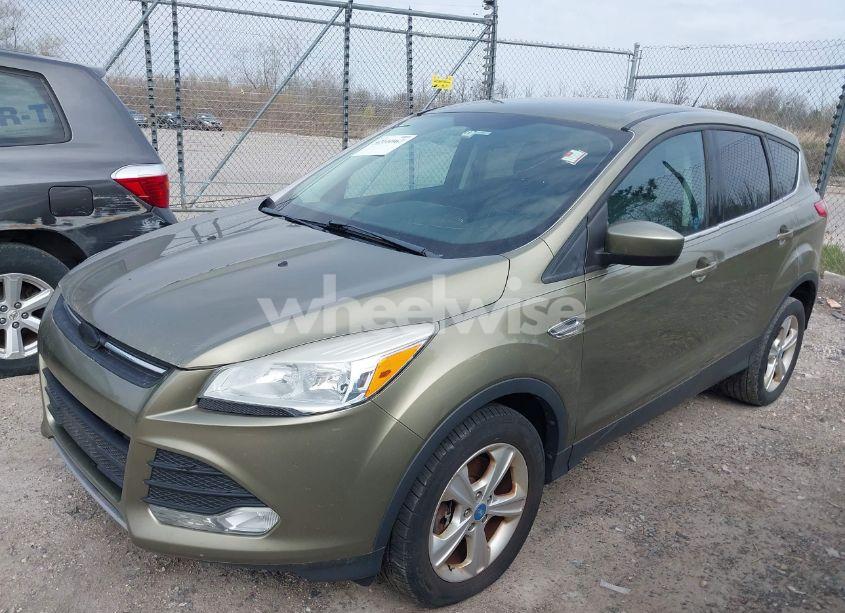 Photo 2 of 2013 Ford Escape SE (VIN 1FMCU9GX7DUC32369)