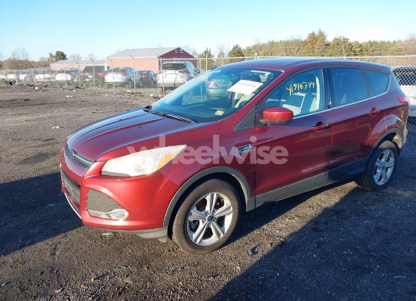 Photo 2 of 2014 Ford Escape SE (VIN 1FMCU9GX7EUA19889)
