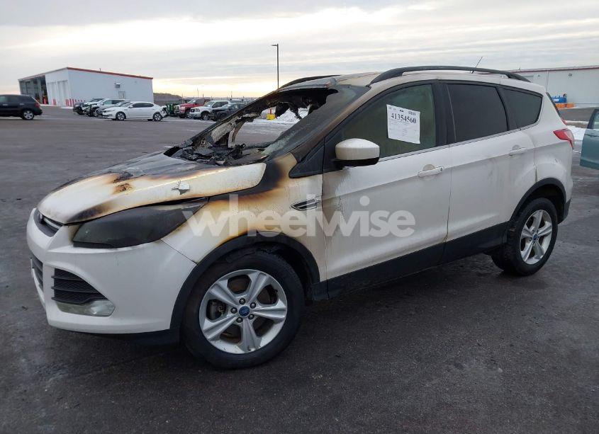 Photo 2 of 2014 Ford Escape SE (VIN 1FMCU9GX7EUA27796)