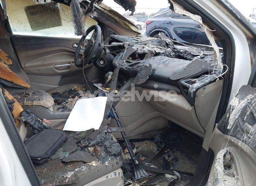 Photo 5 of 2014 Ford Escape SE (VIN 1FMCU9GX7EUA27796)