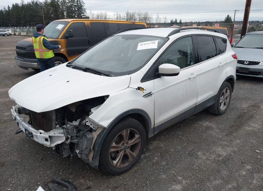 Photo 2 of 2015 Ford Escape SE (VIN 1FMCU9GX7FUA53087)