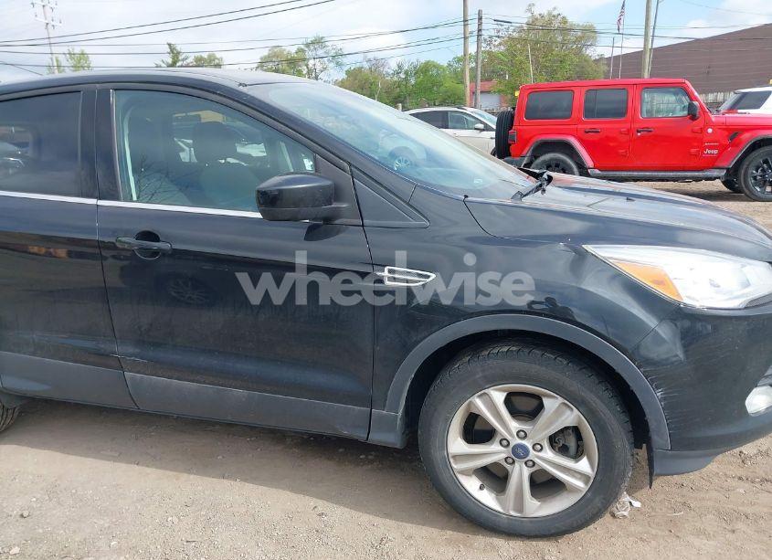 Photo 13 of 2015 Ford Escape SE (VIN 1FMCU9GX7FUA77213)