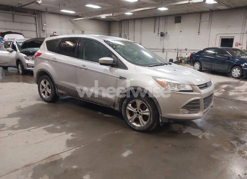 2015 Ford Escape SE (VIN 1FMCU9GX7FUB54002) main photo