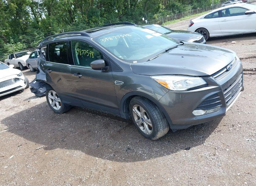 2016 Ford Escape SE (VIN 1FMCU9GX7GUA05719) main photo