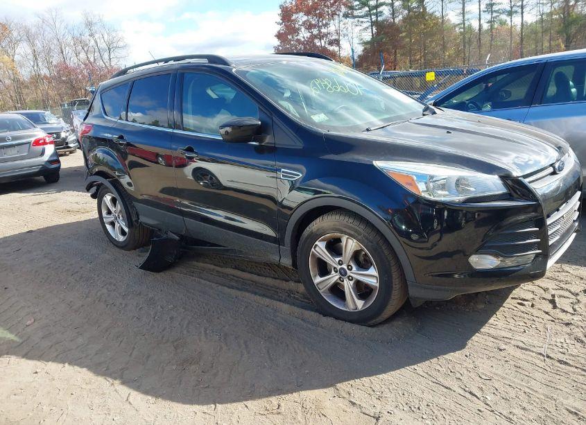 2016 Ford Escape SE (VIN 1FMCU9GX7GUA57187) main photo