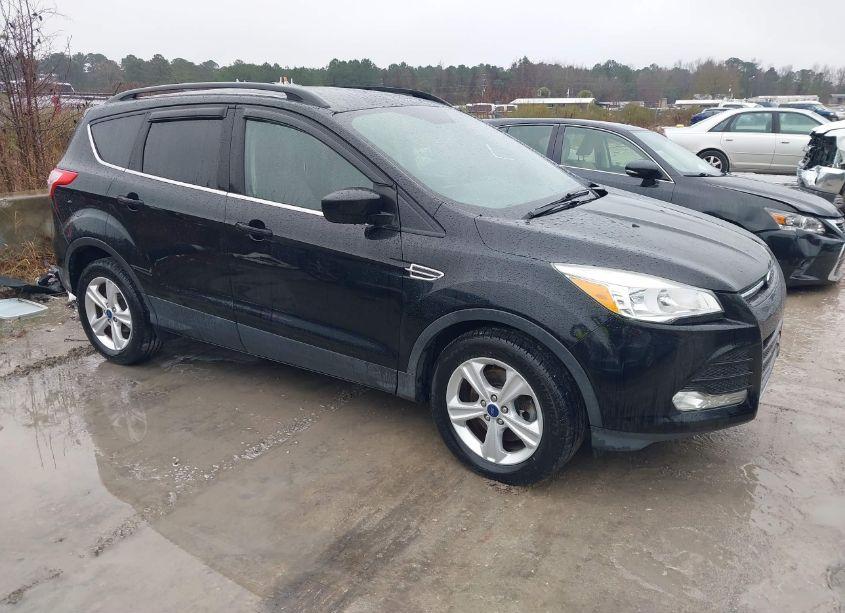 2016 Ford Escape SE (VIN 1FMCU9GX7GUA58985) main photo