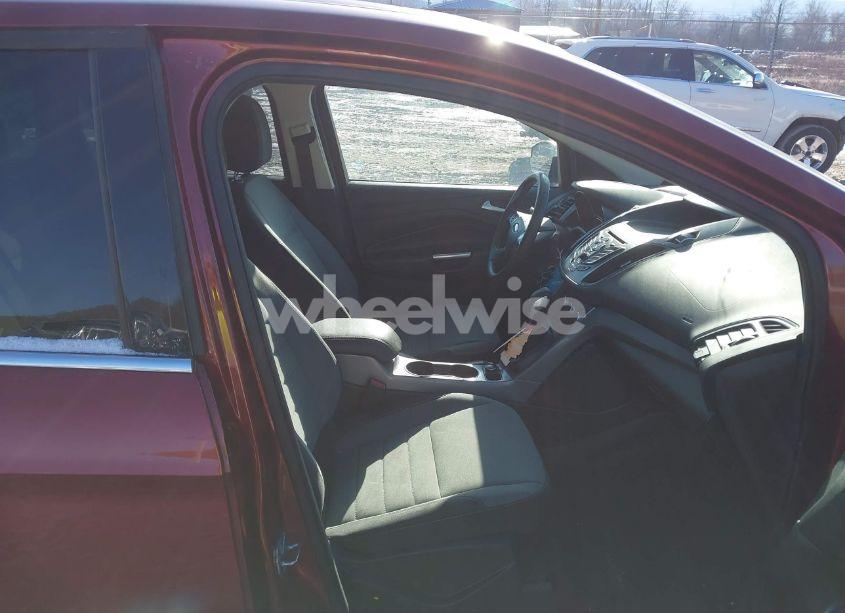 Photo 4 of 2016 Ford Escape SE (VIN 1FMCU9GX7GUA74040)