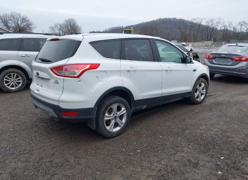 Photo 4 of 2016 Ford Escape SE (VIN 1FMCU9GX7GUA94059)