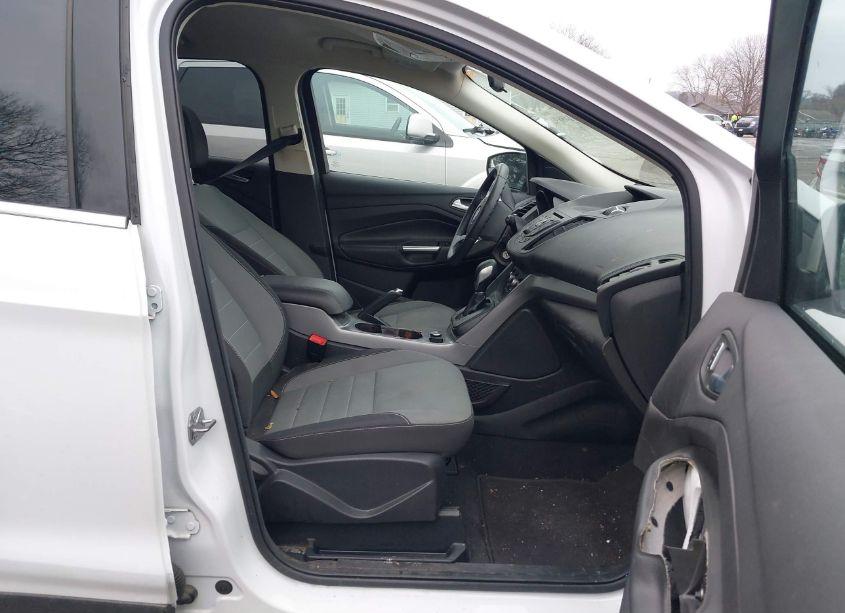 Photo 5 of 2016 Ford Escape SE (VIN 1FMCU9GX7GUA94059)