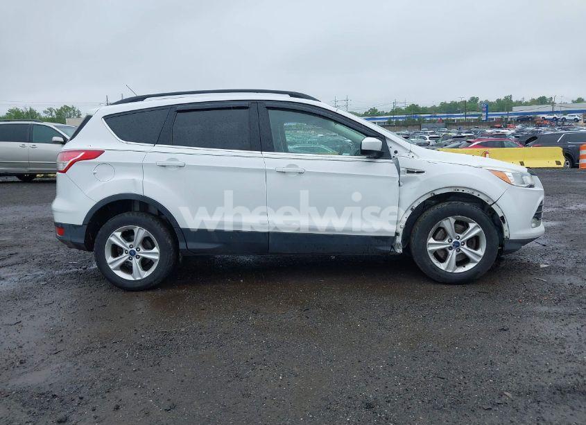 Photo 14 of 2016 Ford Escape SE (VIN 1FMCU9GX7GUB33507)