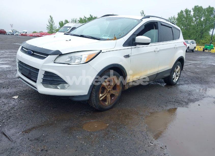 Photo 2 of 2016 Ford Escape SE (VIN 1FMCU9GX7GUB33507)