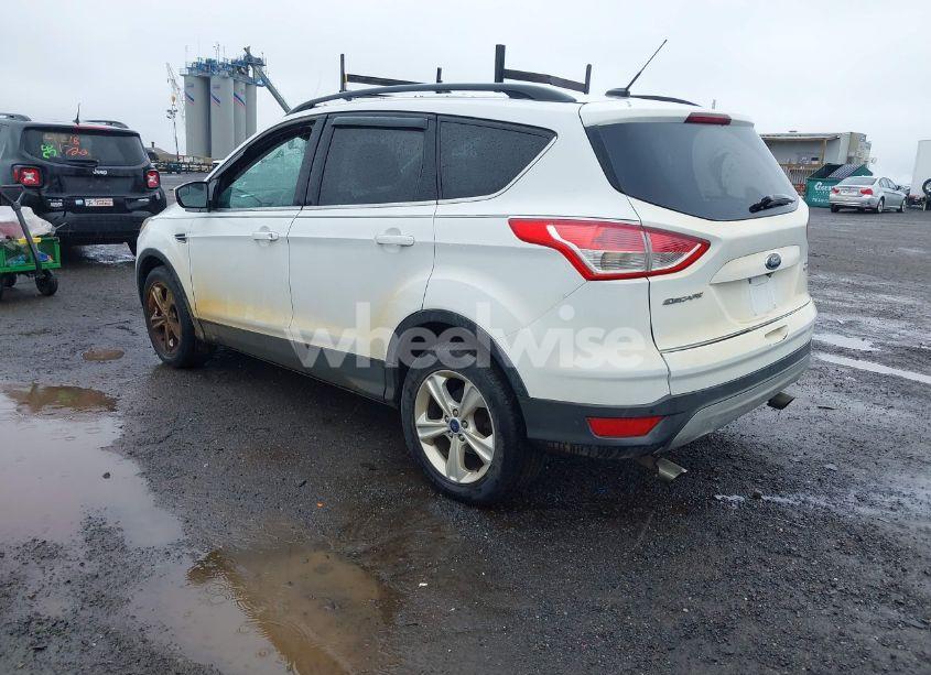 Photo 3 of 2016 Ford Escape SE (VIN 1FMCU9GX7GUB33507)