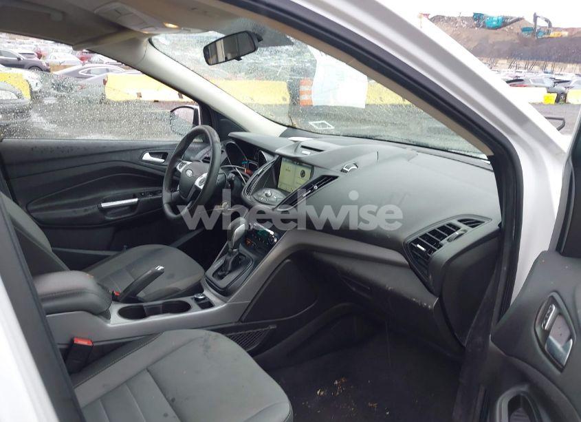 Photo 5 of 2016 Ford Escape SE (VIN 1FMCU9GX7GUB33507)