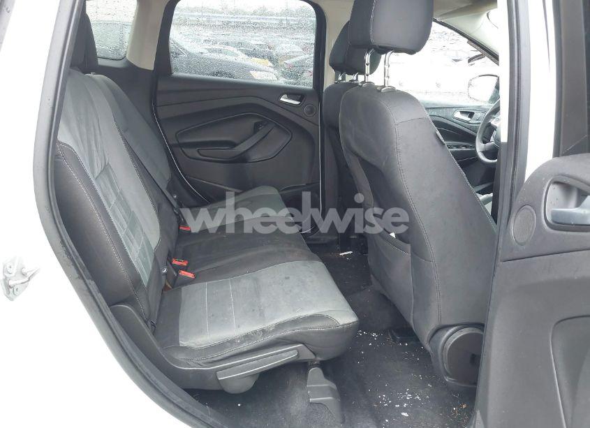 Photo 8 of 2016 Ford Escape SE (VIN 1FMCU9GX7GUB33507)