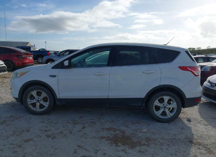 Photo 14 of 2016 Ford Escape SE (VIN 1FMCU9GX7GUC13311)