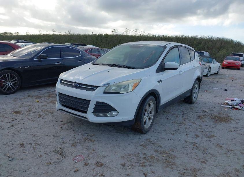 Photo 2 of 2016 Ford Escape SE (VIN 1FMCU9GX7GUC13311)