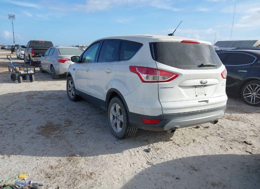 Photo 3 of 2016 Ford Escape SE (VIN 1FMCU9GX7GUC13311)