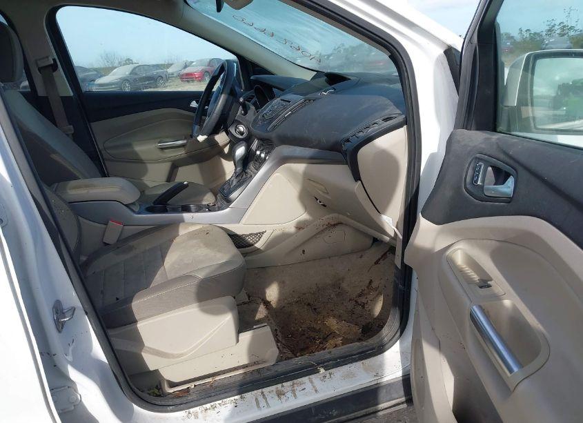 Photo 5 of 2016 Ford Escape SE (VIN 1FMCU9GX7GUC13311)