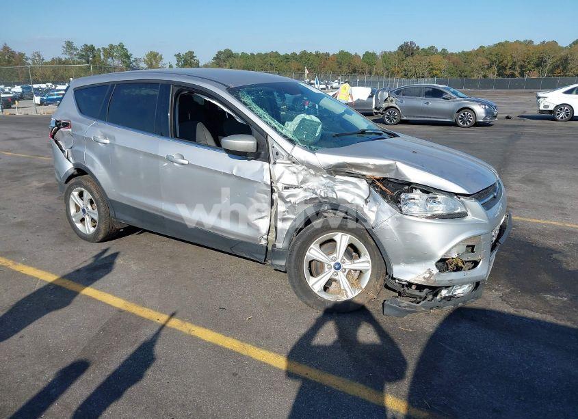 2016 Ford Escape SE (VIN 1FMCU9GX7GUC81477) main photo
