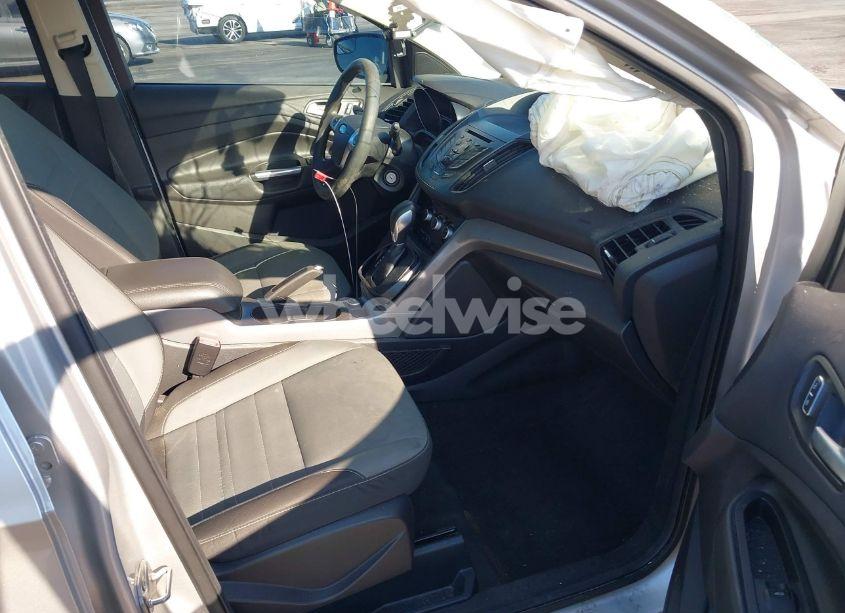 Photo 5 of 2016 Ford Escape SE (VIN 1FMCU9GX7GUC81477)