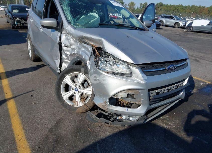 Photo 6 of 2016 Ford Escape SE (VIN 1FMCU9GX7GUC81477)