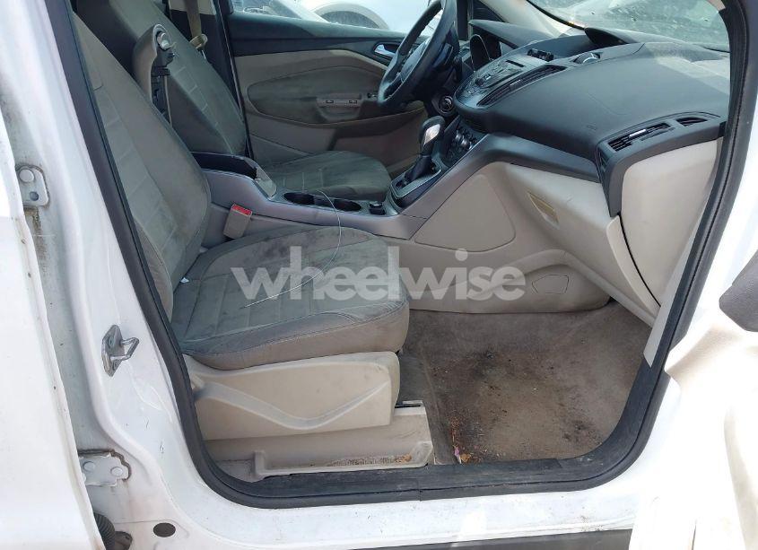 Photo 5 of 2013 Ford Escape SE (VIN 1FMCU9GX8DUA11623)