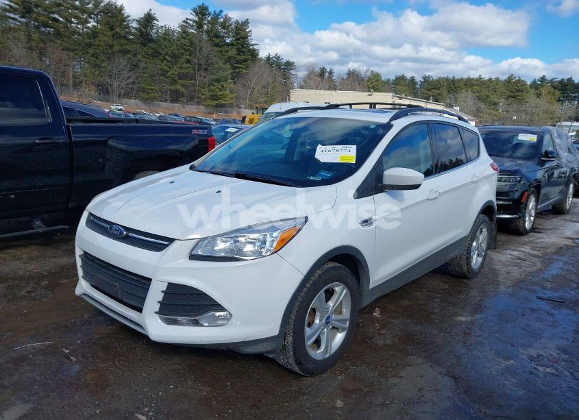 Photo 2 of 2013 Ford Escape SE (VIN 1FMCU9GX8DUB76717)