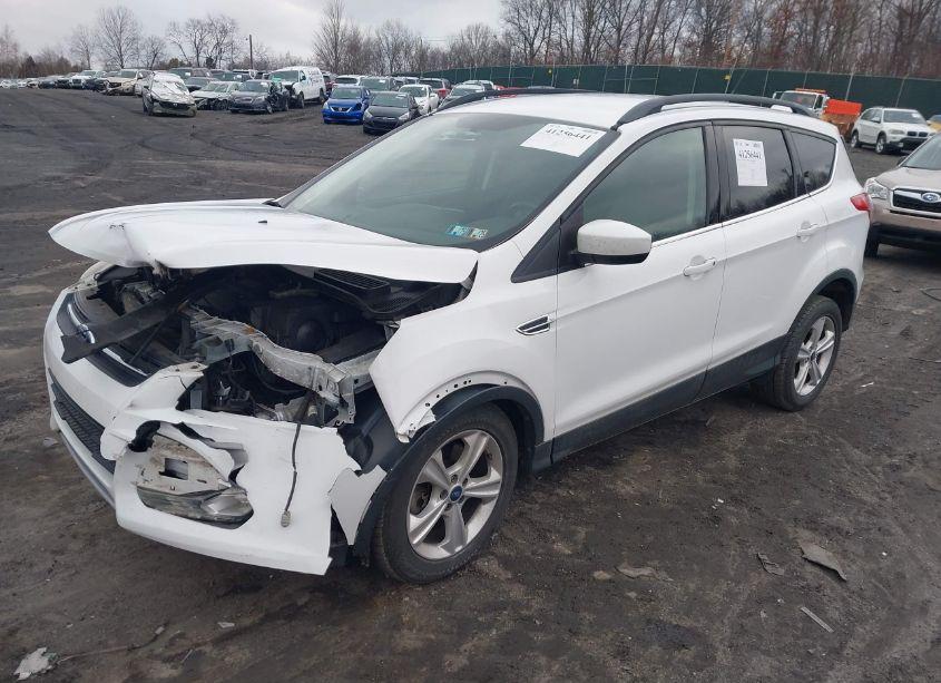 Photo 2 of 2014 Ford Escape SE (VIN 1FMCU9GX8EUA88963)