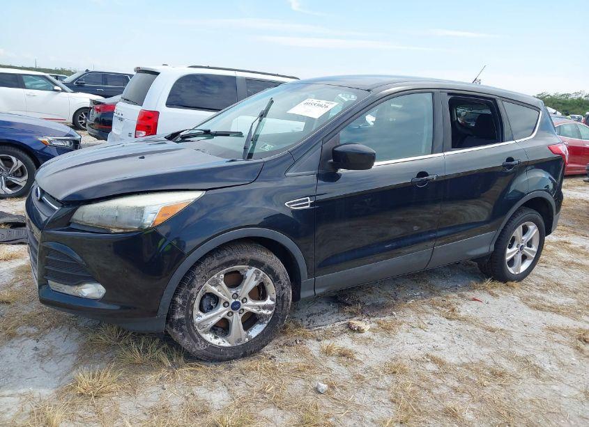 Photo 2 of 2015 Ford Escape SE (VIN 1FMCU9GX8FUA98460)