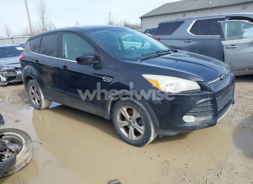 2015 Ford Escape SE (VIN 1FMCU9GX8FUB65137) main photo