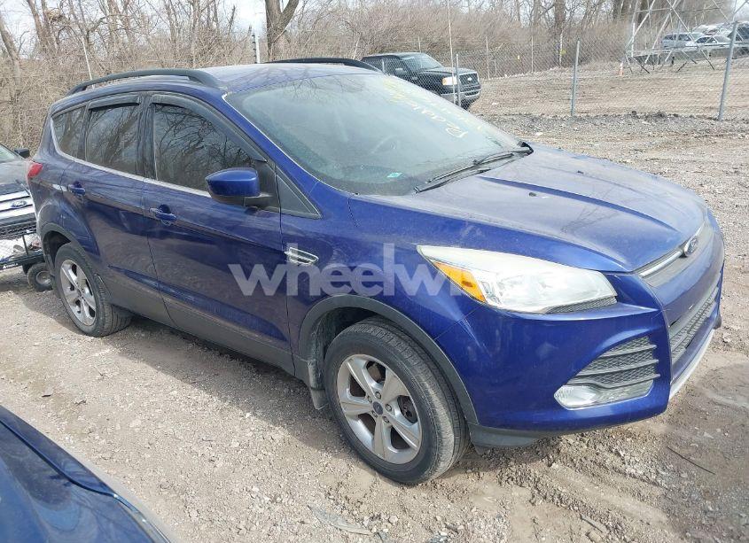 2015 Ford Escape SE (VIN 1FMCU9GX8FUB91088) main photo