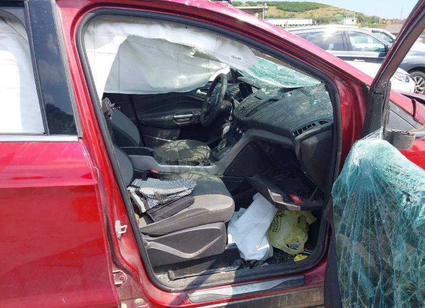 Photo 5 of 2016 Ford Escape SE (VIN 1FMCU9GX8GUA01274)