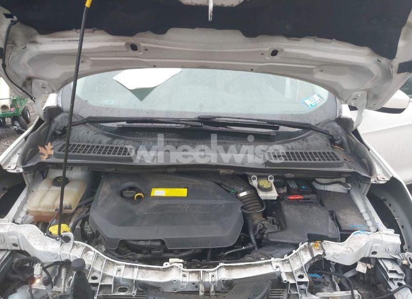 Photo 10 of 2016 Ford Escape SE (VIN 1FMCU9GX8GUA25591)